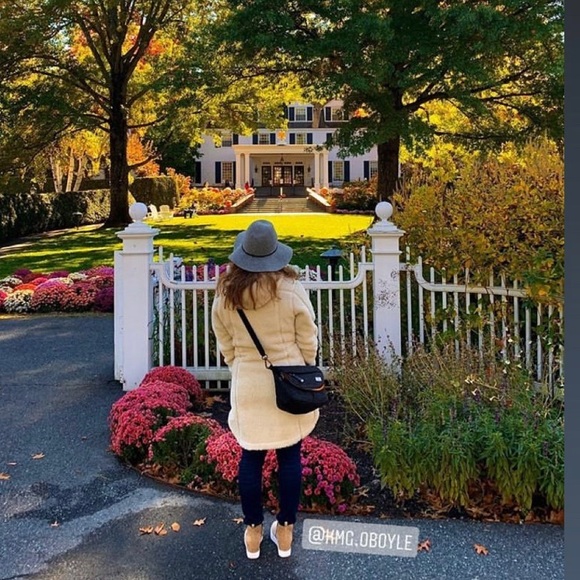 Meet your Posher, Kate - Picture 1 of 1